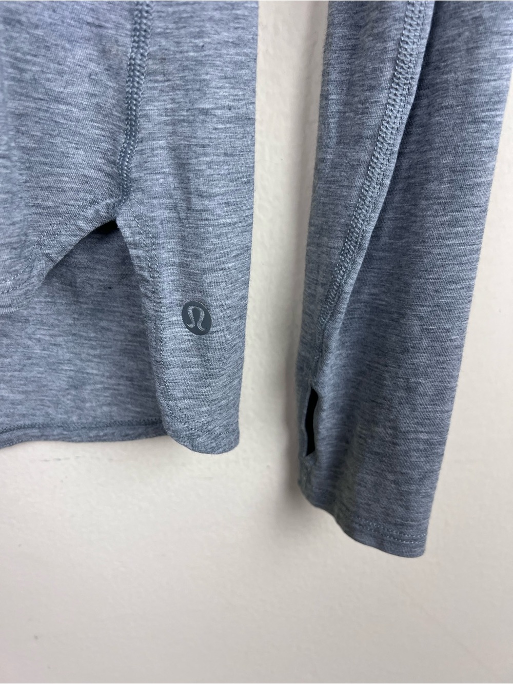 Lululemon Circadian Long Sleeve V Neck Tee
Heathered Medium Grey - Picture 4 of 7